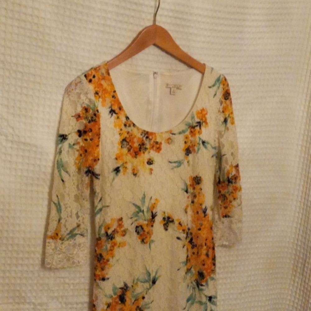 Floral lace midi dress